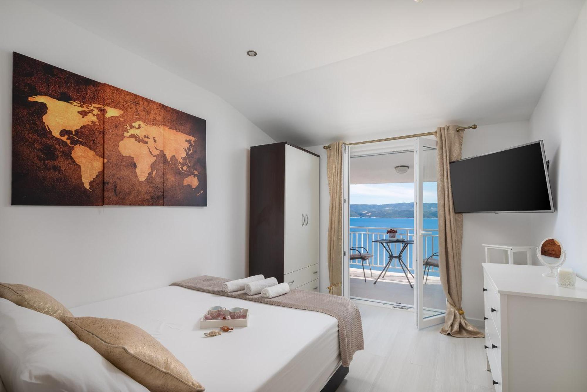 Luxury Seafront Villa With Heated Pool, Jacuzzi, Sea View, 150 M From Beach Stanici Dış mekan fotoğraf