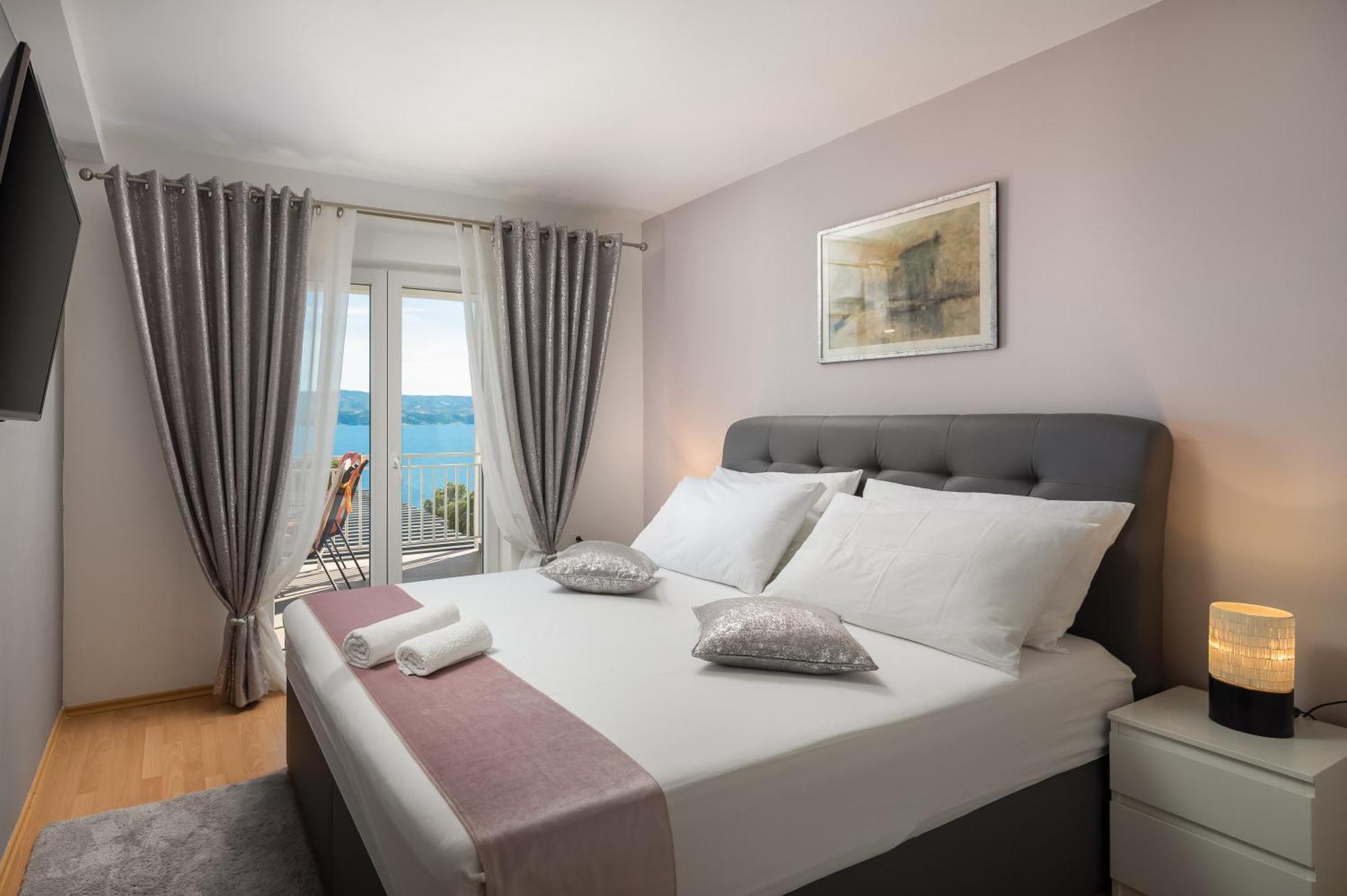 Luxury Seafront Villa With Heated Pool, Jacuzzi, Sea View, 150 M From Beach Stanici Dış mekan fotoğraf